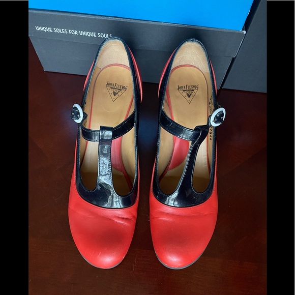 Fluevog Bellevue - Picture 1 of 6